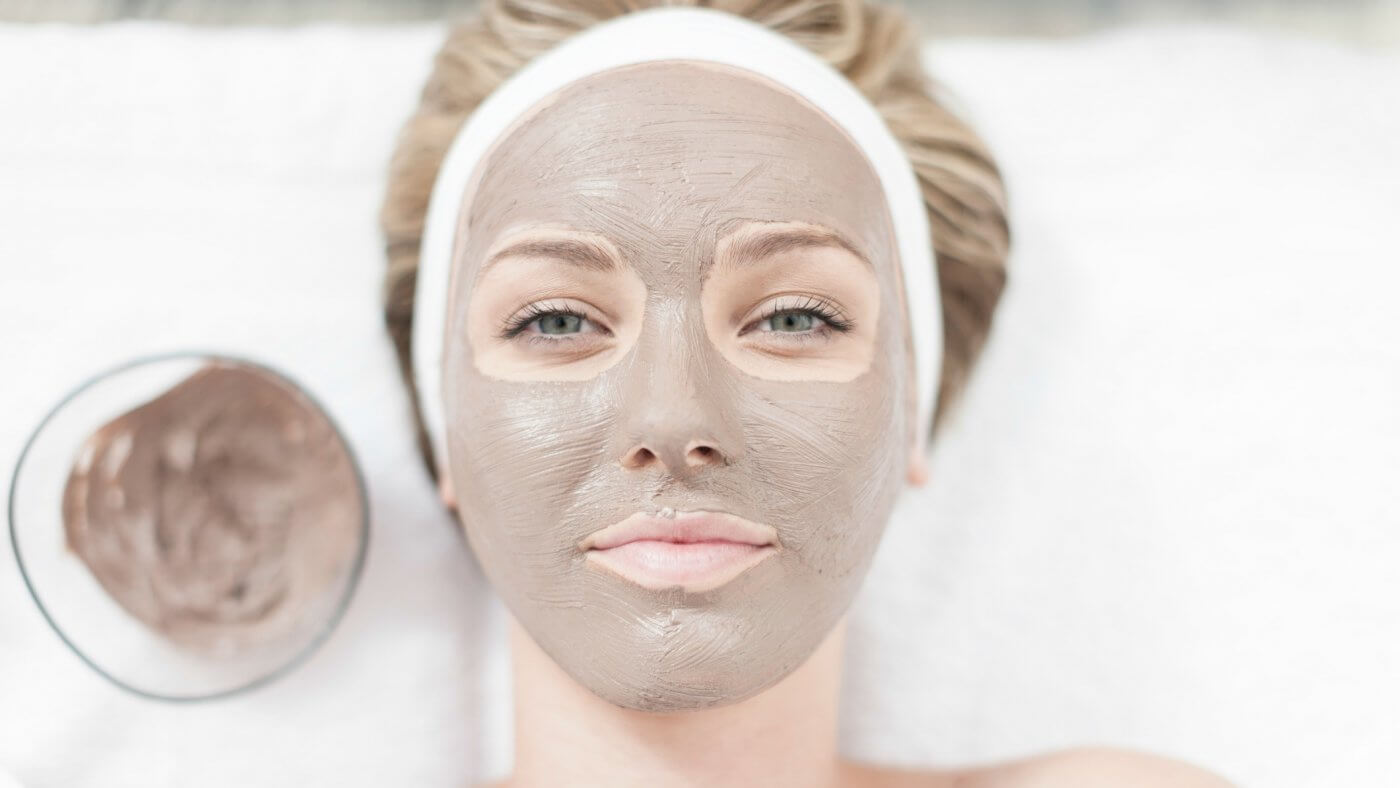 Quá trình làm sạch da hiệu quả khi đắp mặt nạ, giúp da sạch và sáng mịn hơn